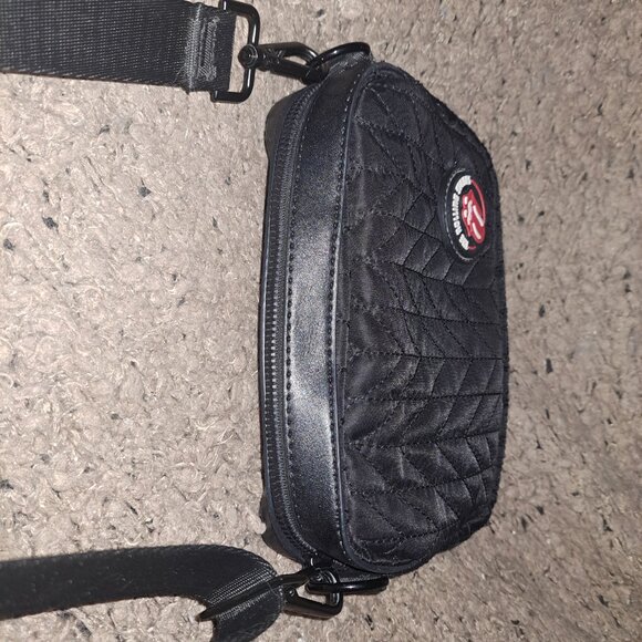 ROLLING STONES-ICONIC Collection-Quilted Chevron Crossbody Bag-Black-EX - Picture 5 of 7